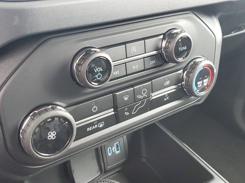 New 2025 Ford Bronco 4-Door image 27