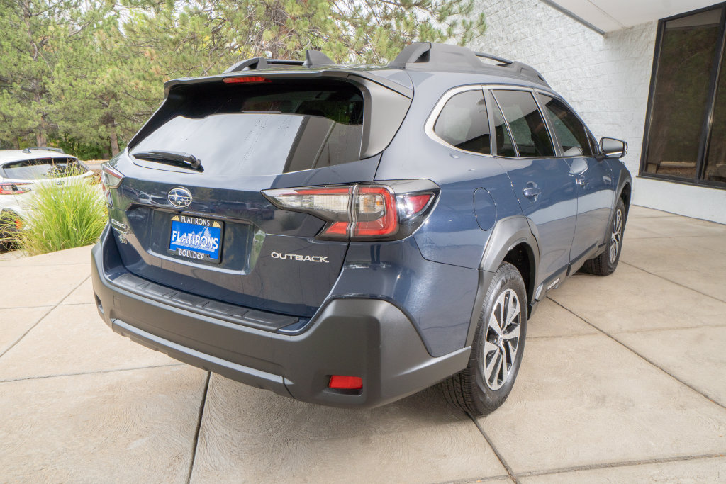 Certified 2025 Subaru Outback Premium AWD/4WD image 6