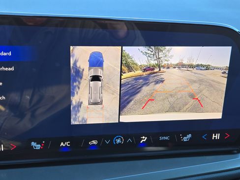 New 2026 Chevrolet Traverse LT image 29