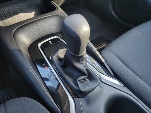 Used 2025 Toyota Corolla LE image 28