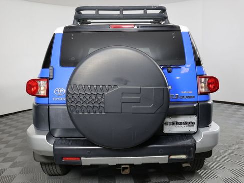 Used 2007 Toyota FJ Cruiser Base image 3