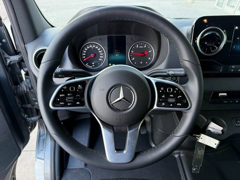 Used 2023 Mercedes-Benz Sprinter 2500 image 14