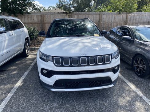 Used 2022 Jeep Compass Limited w/ Sun and Sound Group AWD/4WD image 2