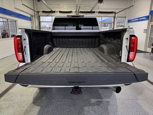 Used 2025 GMC Sierra 3500 SLE w/ SLE Value Package image 10