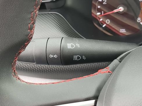 Used 2025 Jeep Compass Trailhawk AWD/4WD image 24