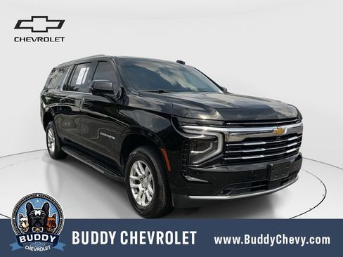 Used 2025 Chevrolet Suburban LT w/ Comfort Package RWD image 1