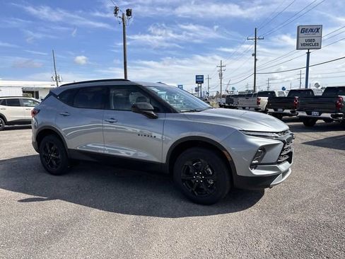 New 2026 Chevrolet Blazer LT w/ Convenience Package FWD image 6