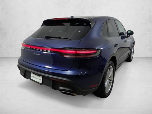 Certified 2025 Porsche Macan AWD/4WD image 9
