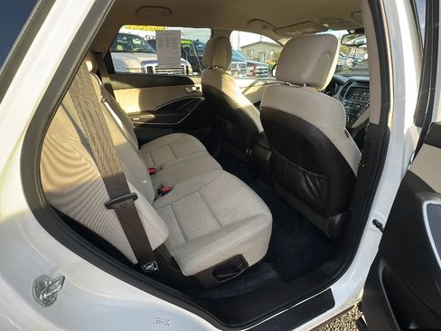 Used 2019 Hyundai Santa Fe XL SE AWD/4WD image 12