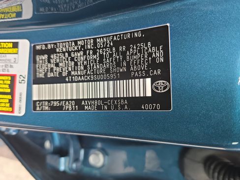 Used 2025 Toyota Camry SE image 33