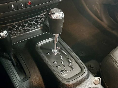 Used 2018 Jeep Wrangler Unlimited Sport w/ Connectivity Group AWD/4WD image 14