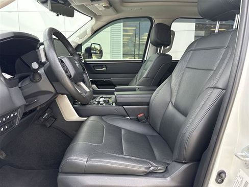 Used 2023 Toyota Tundra Limited AWD/4WD image 4