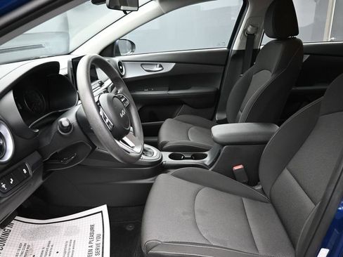 Used 2023 Kia Forte LXS w/ LXS Technology Package FWD image 11
