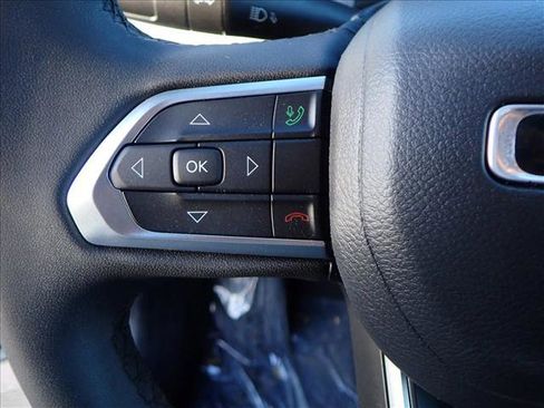 Used 2024 Jeep Compass Latitude image 13