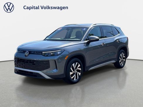 Certified 2025 Volkswagen Tiguan S FWD image 1