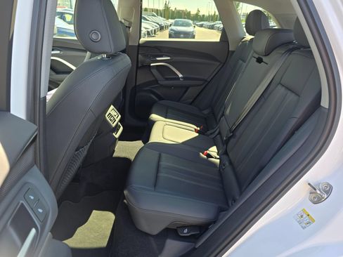 Certified 2025 Audi Q5 Premium w/ Convenience Package AWD/4WD image 17