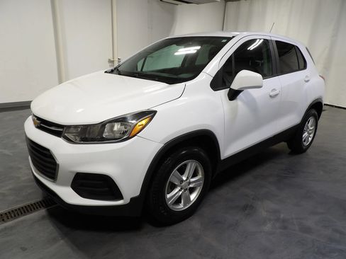 Used 2020 Chevrolet Trax LS w/ Tint and Cruise Package AWD/4WD image 3