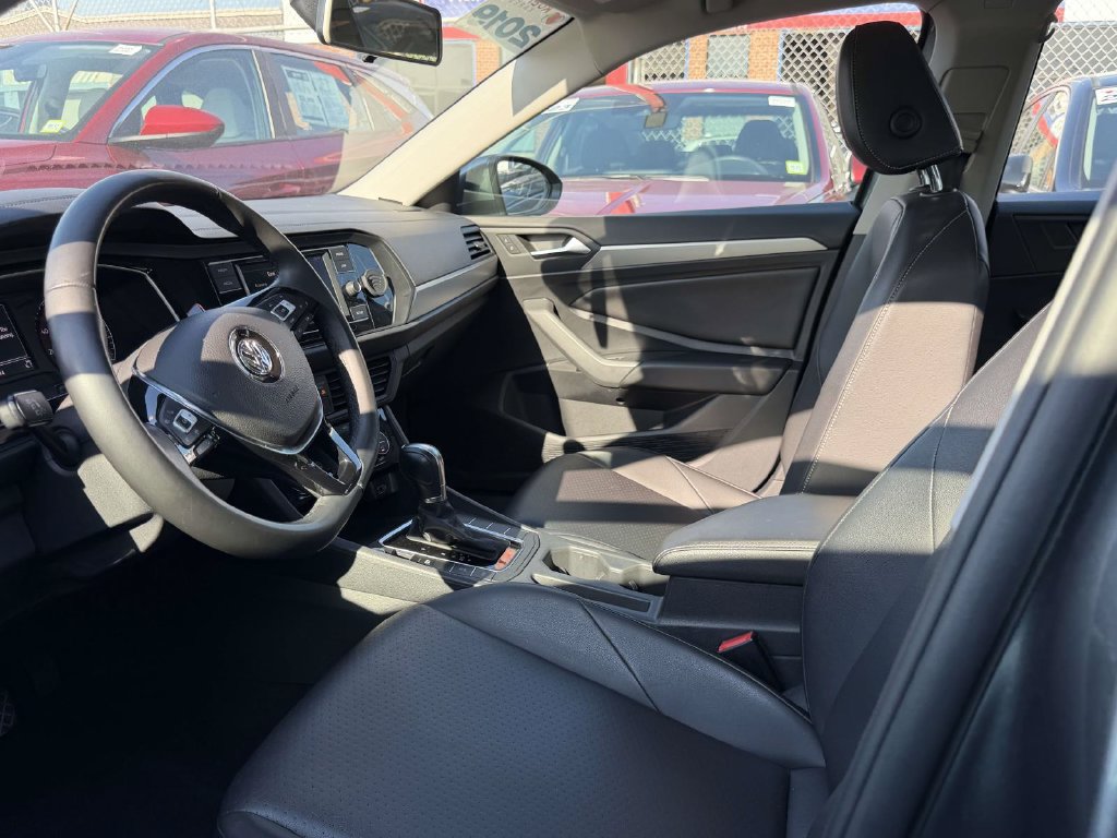 Used 2019 Volkswagen Jetta SE FWD image 18