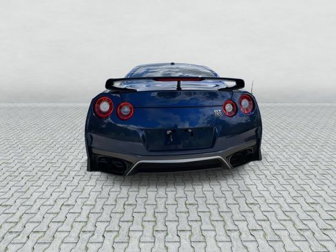 Used 2017 Nissan GT-R Premium w/ Premium Interior Package AWD/4WD image 7