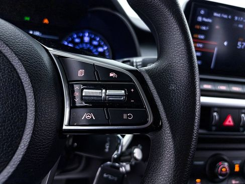 Used 2024 Kia Forte LXS w/ LXS Technology Package image 24