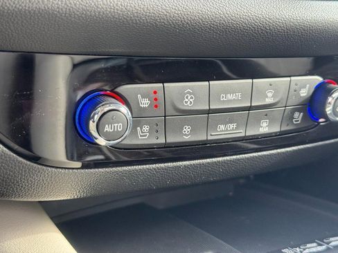 Used 2023 Buick Enclave Avenir w/ Avenir Technology Package image 20