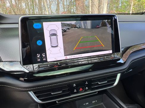 Certified 2024 Volkswagen Atlas Cross Sport SEL R-Line image 24