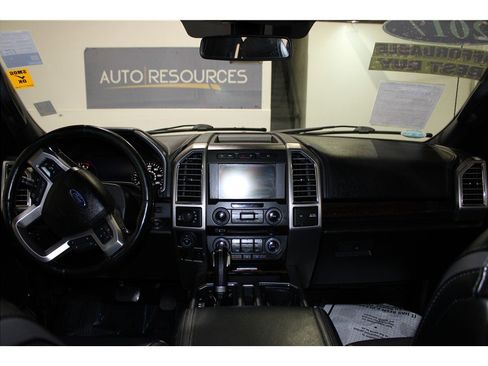 Used 2017 Ford F150 Platinum w/ Equipment Group 701A Luxury image 15