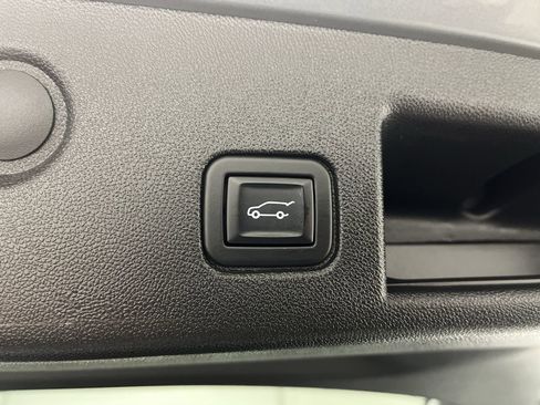 Certified 2023 Chevrolet Equinox LT w/ Driver Convenience Package image 30