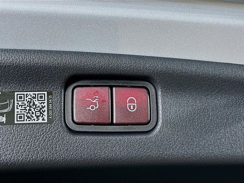 Certified 2026 Mercedes-Benz C 300 4MATIC Sedan image 33
