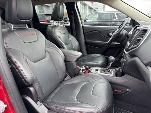 Used 2015 Jeep Cherokee Trailhawk w/ Comfort/Convenience Group image 29