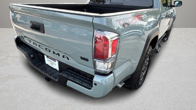 Used 2022 Toyota Tacoma TRD Off-Road w/ Technology Package AWD/4WD image 40