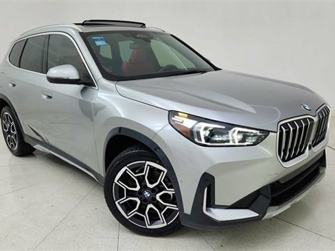 Used 2025 BMW X1 xDrive28i image 1