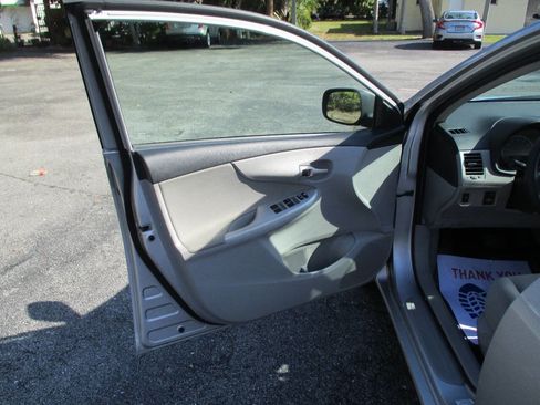 Used 2011 Toyota Corolla LE image 15