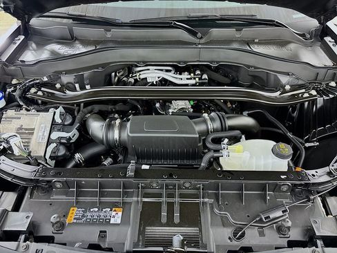 Used 2025 Ford Explorer ST RWD image 31