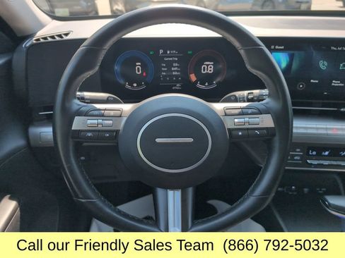 Used 2025 Hyundai Kona SEL AWD/4WD image 16