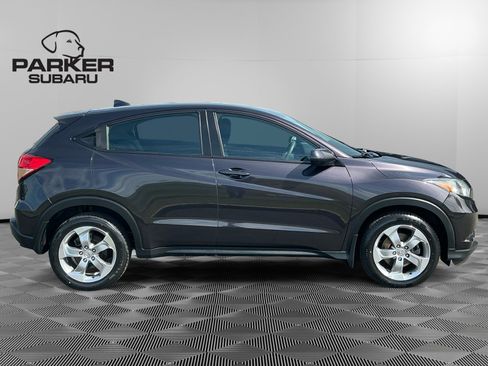 Used 2017 Honda HR-V LX image 6