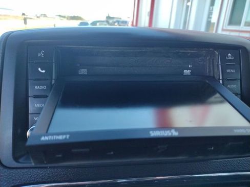 Used 2019 Dodge Grand Caravan SE w/ UConnect Hands-Free Group image 32