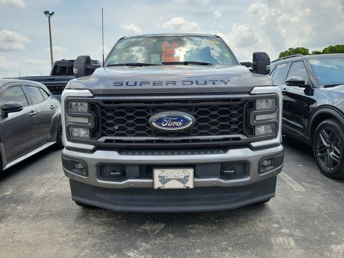 Used 2024 Ford F250 Lariat w/ Lariat Ultimate Package AWD/4WD image 2