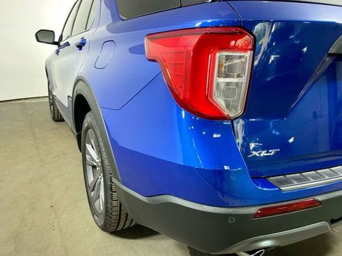 Used 2022 Ford Explorer XLT w/ Equipment Group 202A image 31