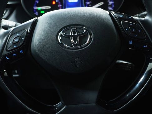 Used 2018 Toyota C-HR XLE image 15