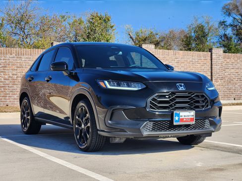 Used 2023 Honda HR-V Sport image 4