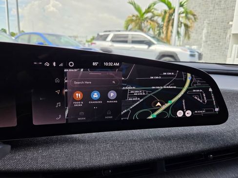 Used 2024 Lucid Air Touring AWD/4WD image 3