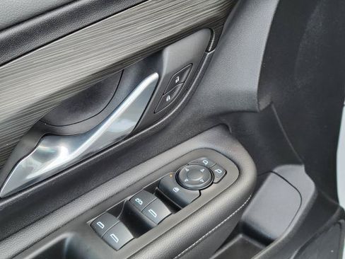 Used 2022 GMC Terrain SLE w/ LPO, Floor Liner Package FWD image 10
