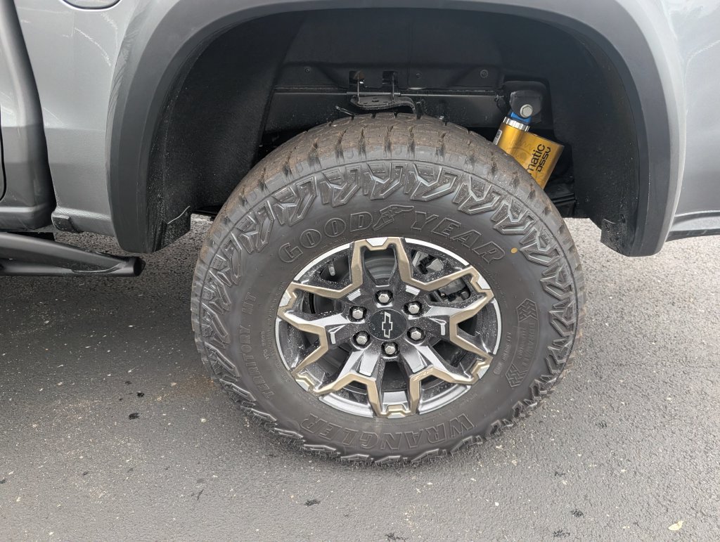 New 2026 Chevrolet Colorado ZR2 w/ Technology Package AWD/4WD image 18
