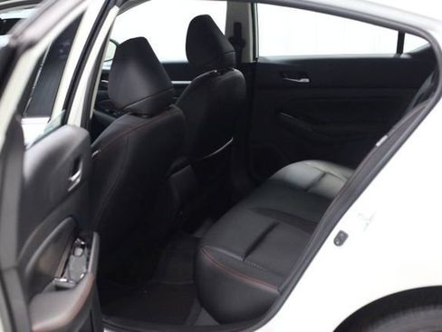 New 2025 Nissan Altima 2.5 SR image 17