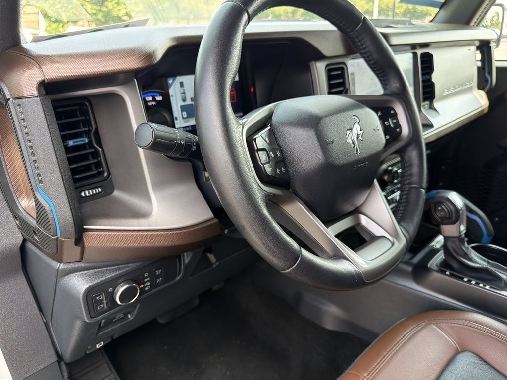 Used 2021 Ford Bronco Outer Banks AWD/4WD image 13