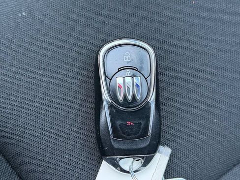 Used 2024 Nissan Rogue S FWD image 19