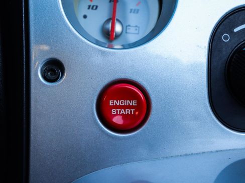 Used 2004 Dodge Viper SRT-10 image 9