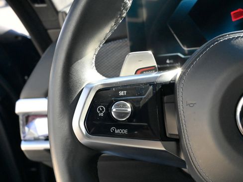 Used 2023 BMW 760i xDrive w/ Executive Package image 24