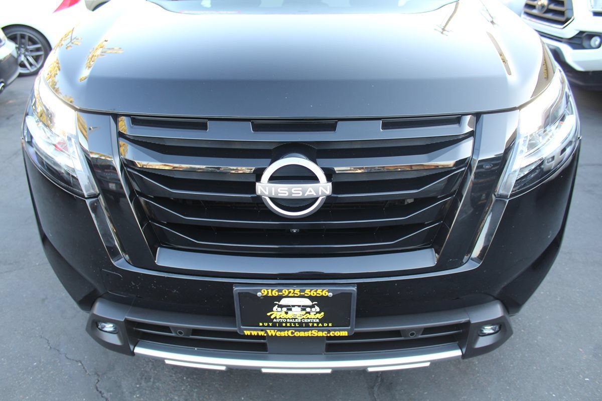 Used 2022 Nissan Pathfinder SL w/ SL Premium Package FWD image 9